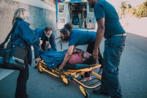 הכרה באירוע לבבי (לב, שבץ) כתאונת עבודה – מתי זה אפשרי?