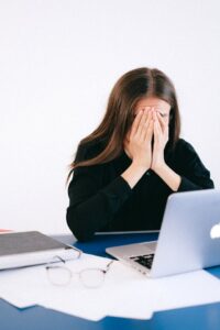 תאונת עבודה כתוצאה מהתעמרות – מתי פגיעה נפשית מוכרת?